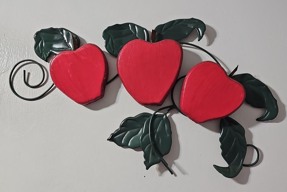 VTG Wooden Apple Wall Hanging Plague Decor Cottagecore Grannycore Farmhouse